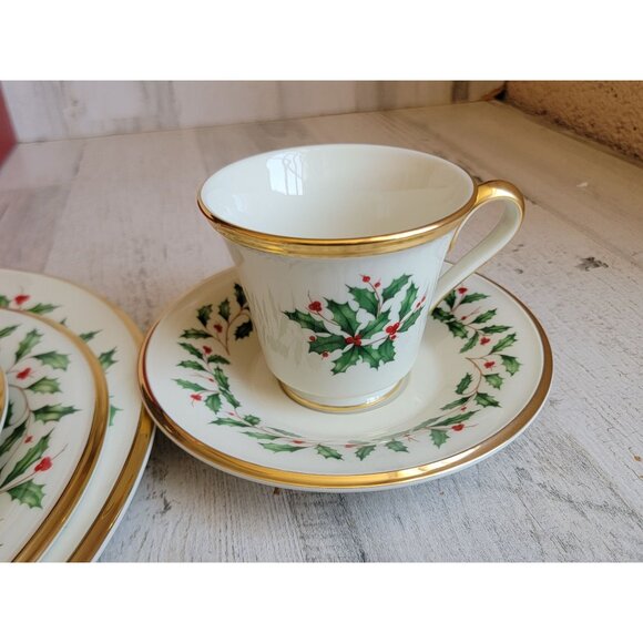 Lenox Mistletoe 5 piece holiday setting Xmas home decor collectible plate cup - Picture 7 of 9